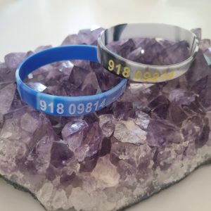 Bracelet Séries numériques GRIS - Rajeunissement et harmonisation du présent.